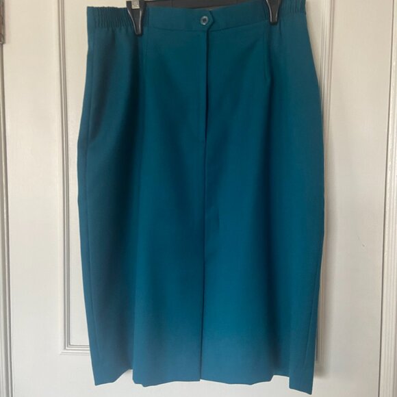 Vintage Teal Skirt with Leather-look accents - Size 8 - Office, Career, Work - Picture 4 of 13